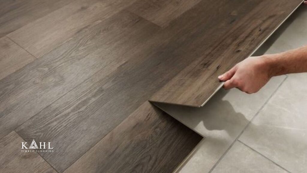 sàn nhựa giả gỗ hèm khoá
