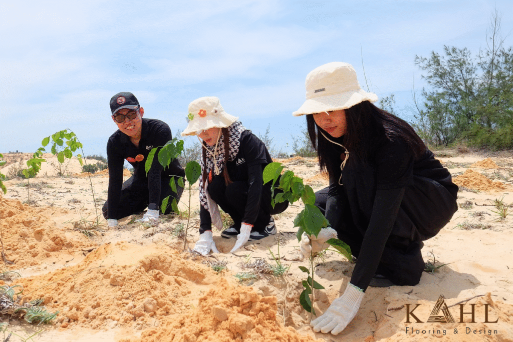 Team KAHL tham gia chung sức trồng rừng